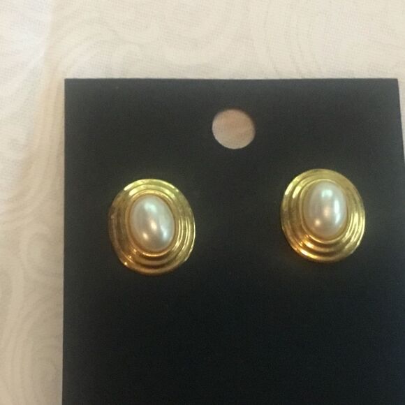 Gold Plated Faux Oval White Pearl Earrings - Picture 1 of 6